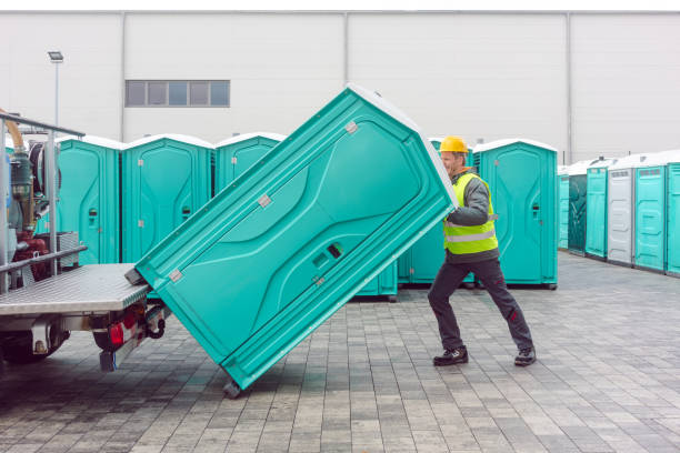 Best Porta potty delivery and setup  in Fairmont City, IL